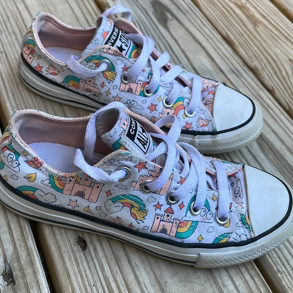 🌈🏰 Converse Chuck Taylor All-Star Rainbow- Castle Sneakers Size Youth 13